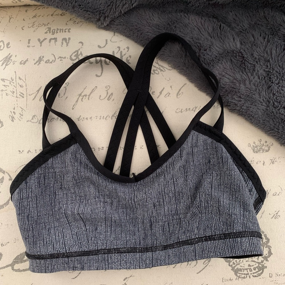 Lululemon sports bra